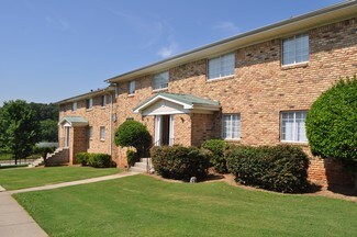 Plus de détails pour 2045-2065 Alison Ct SW, Atlanta, GA - Logement à vendre