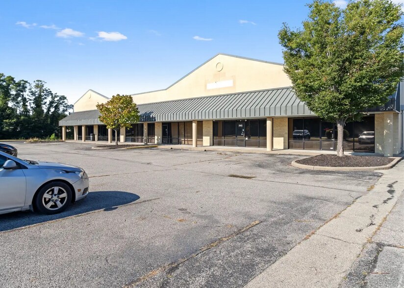 7092 Distribution Dr, Louisville, KY à vendre - Photo de l’immeuble – Image 3 sur 5