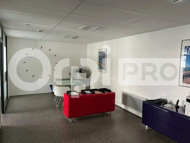 Plus de détails pour Bureau à louer