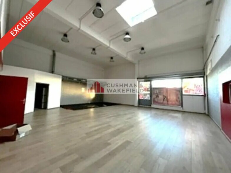 Local commercial dans Marguerittes à louer - Photo de l’immeuble – Image 1 sur 2