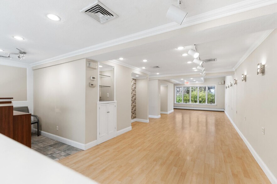 231 Bedford St, Lexington, MA à vendre - Photo de l’immeuble – Image 3 sur 5