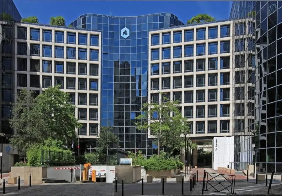 47 Rue Louis Blanc, Courbevoie à louer Photo de l’immeuble– Image 1 sur 10