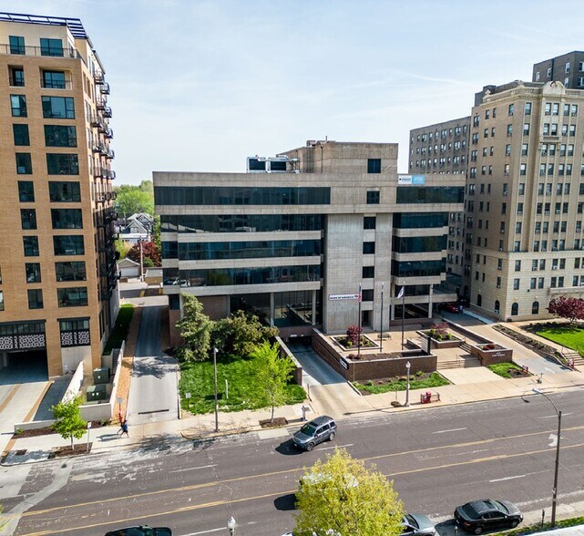 4625 Lindell Blvd, Saint Louis, MO à louer - Photo de l’immeuble – Image 2 sur 10