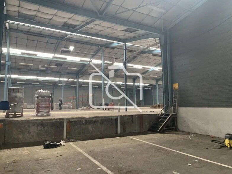 Industriel/Logistique dans Étampes à louer - Photo de l’immeuble – Image 3 sur 10