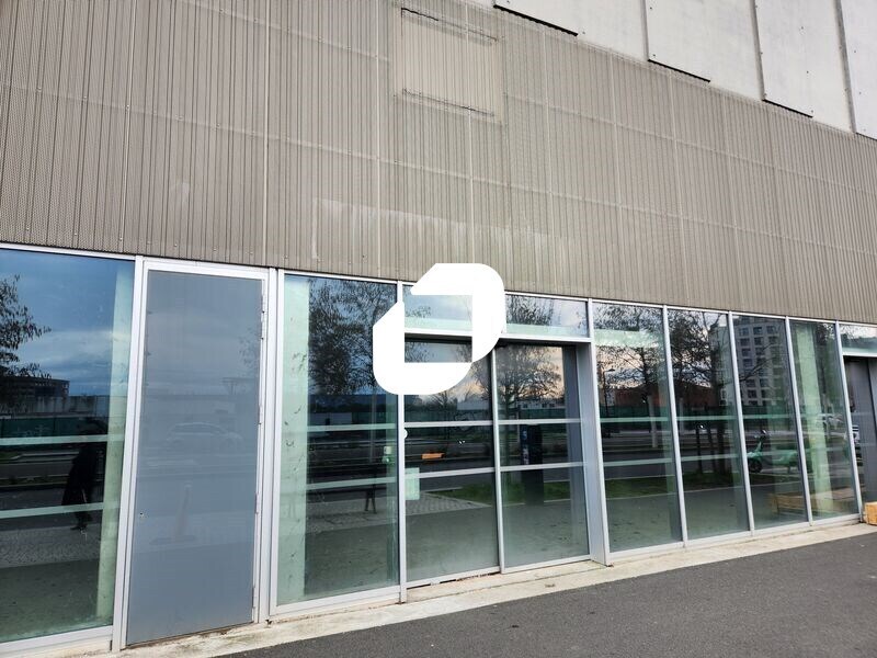 Local commercial dans Bordeaux à louer Photo de l’immeuble– Image 1 sur 8