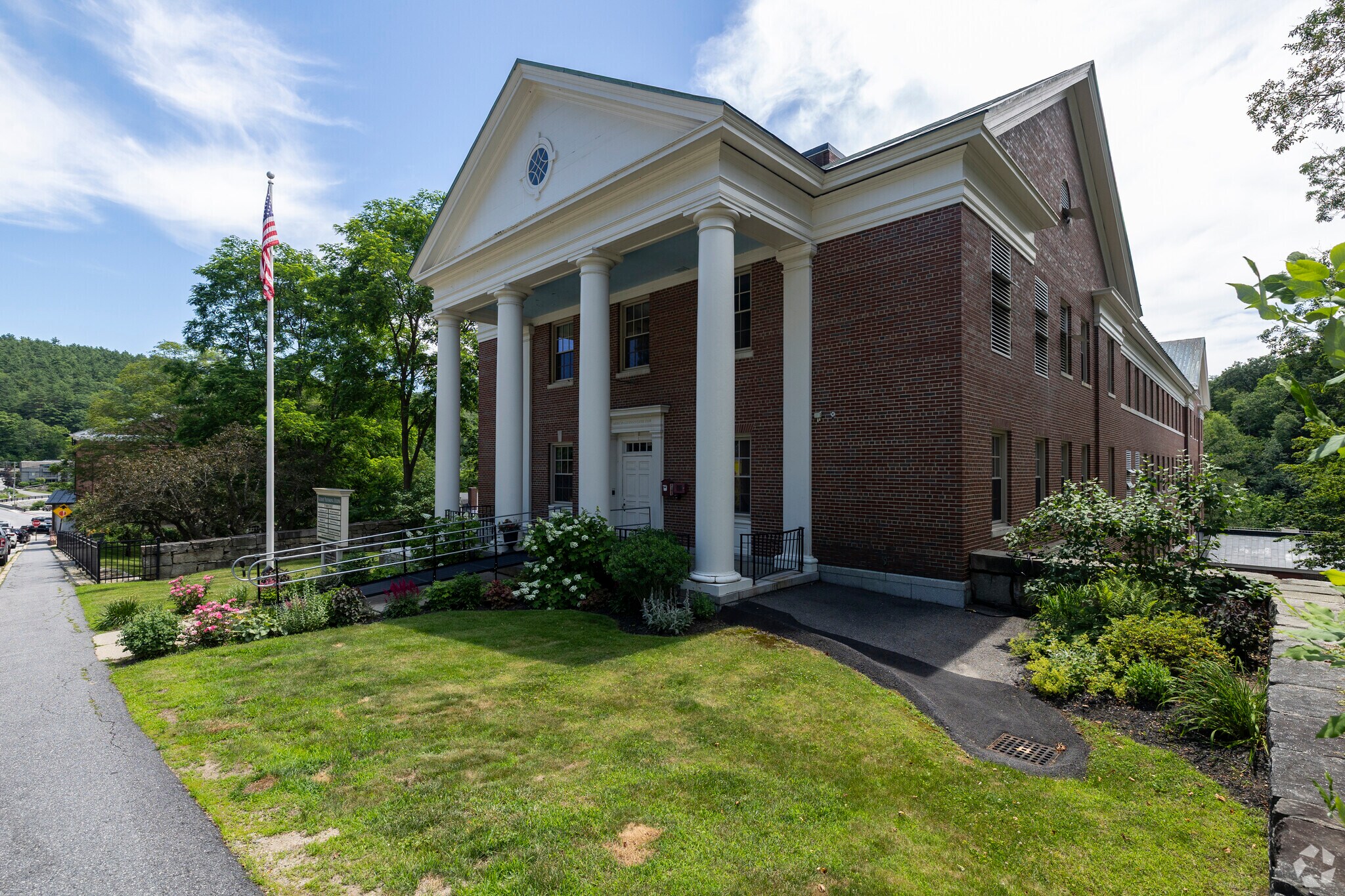 70 Main St, Peterborough, NH à louer Photo principale– Image 1 sur 6