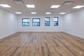 3858 11th St, Long Island City, NY à louer Photo intérieure– Image 2 sur 8