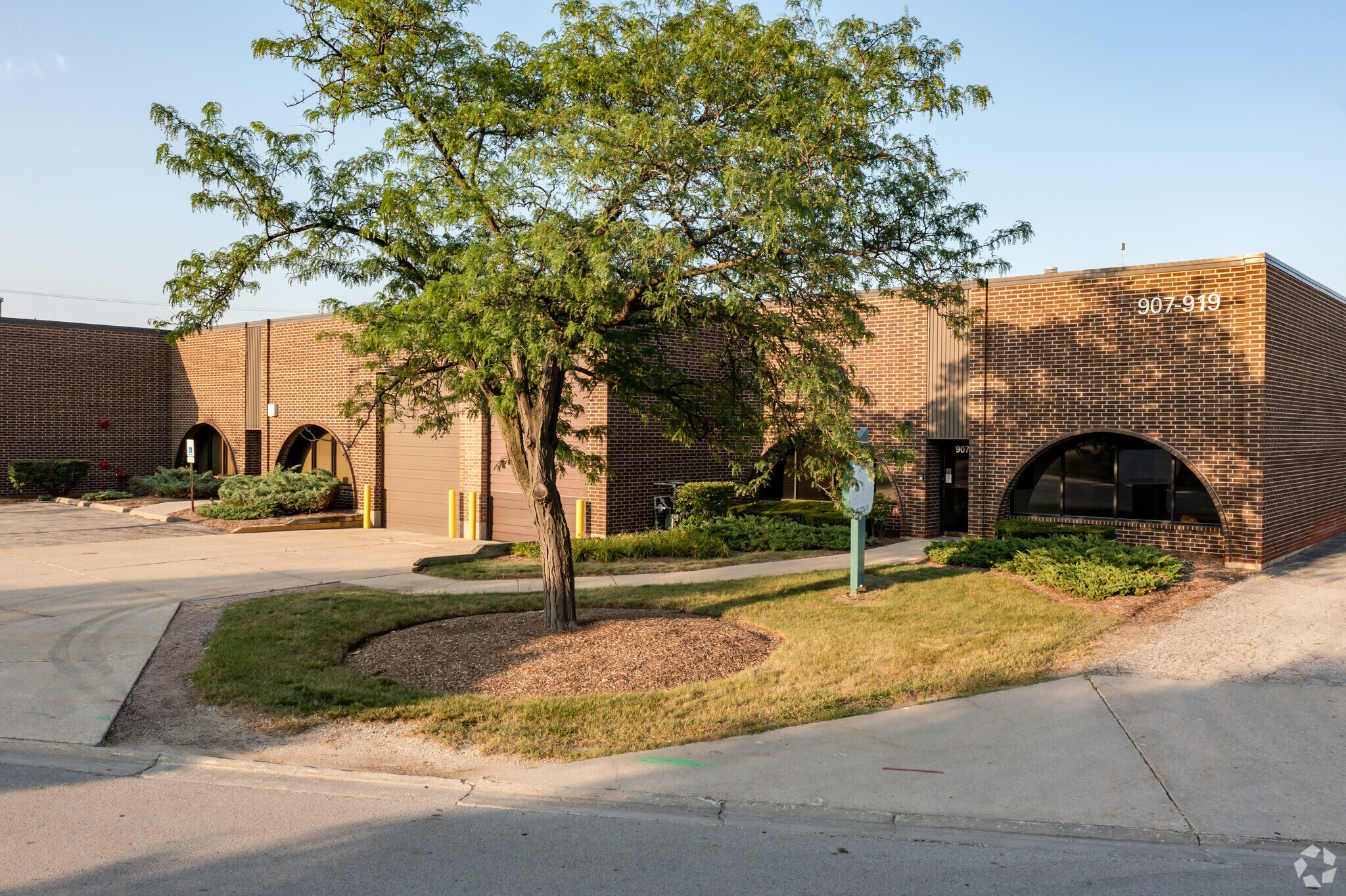 907-919 N Central Ave, Wood Dale, IL à louer Photo principale– Image 1 sur 7
