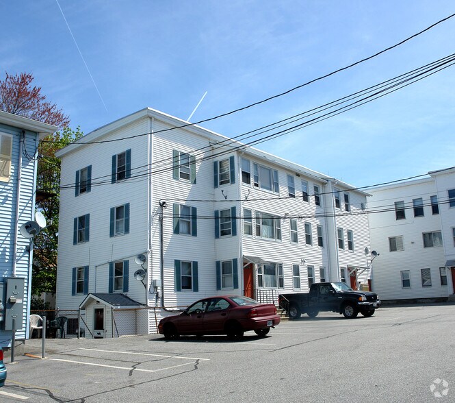 171-175 Rathbun St, Woonsocket, RI à vendre - Photo de l’immeuble – Image 2 sur 2