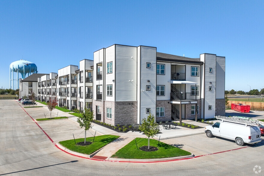 7149 Trail Lake Dr, Fort Worth, TX à vendre - Photo de l’immeuble – Image 3 sur 24