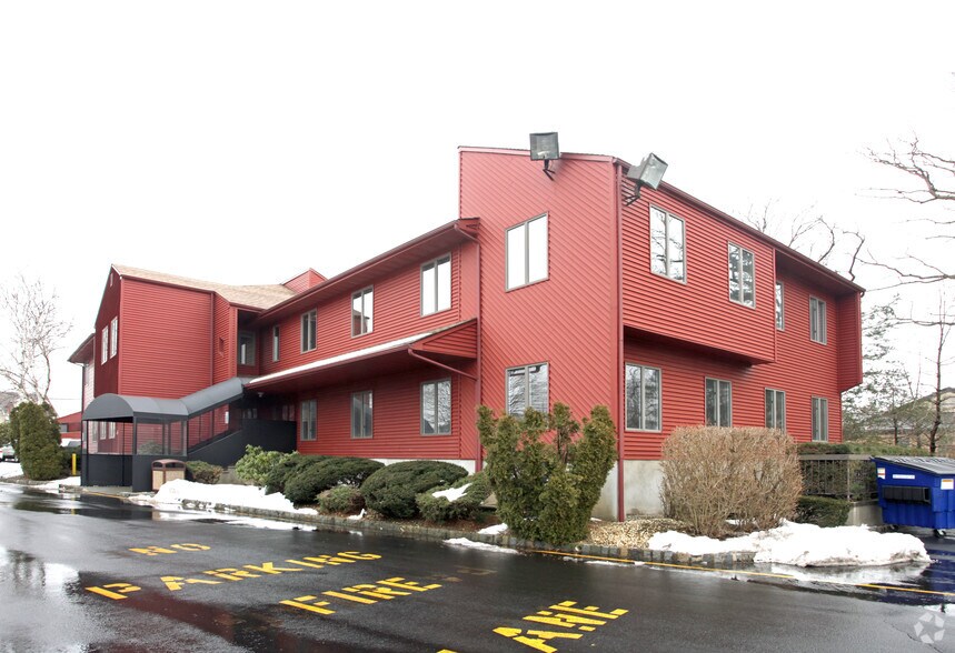 223 Monmouth Rd, West Long Branch, NJ à louer - Photo de l’immeuble – Image 1 sur 32