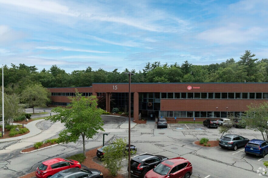 15 Constitution Dr, Bedford, NH à louer - Photo de l’immeuble – Image 2 sur 5