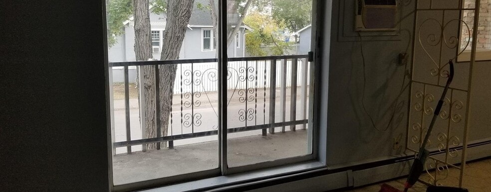 2010 Ottawa St, Regina, SK à vendre - Photo intérieure – Image 3 sur 3
