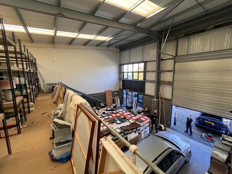 Unit F Gateway 1000, Whittle Way, Stevenage à louer - Photo de l’immeuble – Image 2 sur 8
