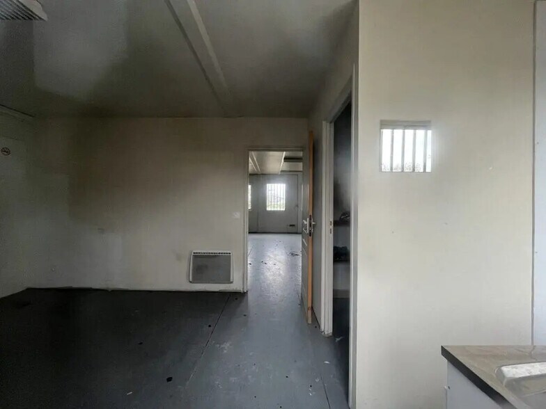 Local d’activités dans Mannevillette à louer - Photo intérieure – Image 3 sur 5