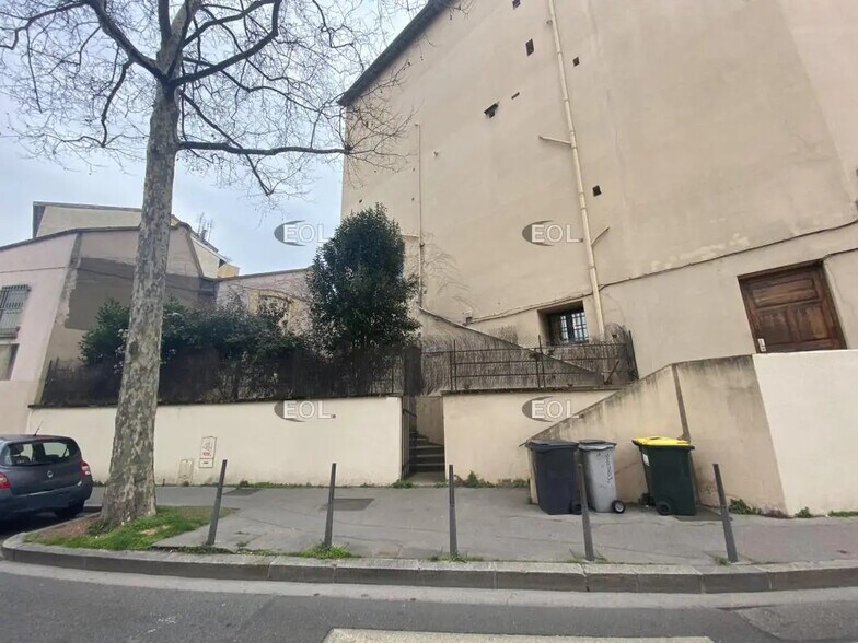 Local d’activités dans Lyon à louer - Photo de l’immeuble – Image 2 sur 13
