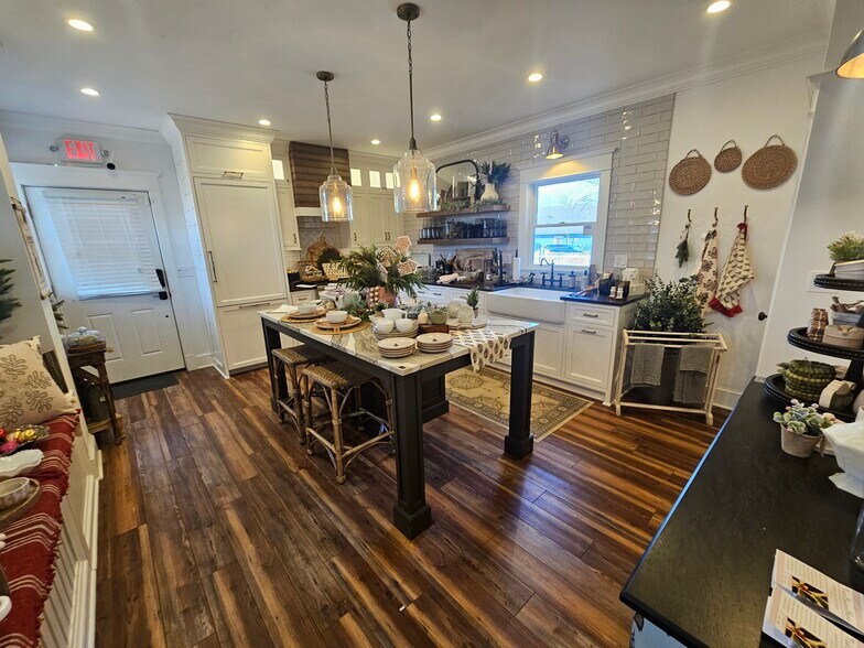 53245 Main Rd, Southold, NY à louer - Photo principale – Image 2 sur 5