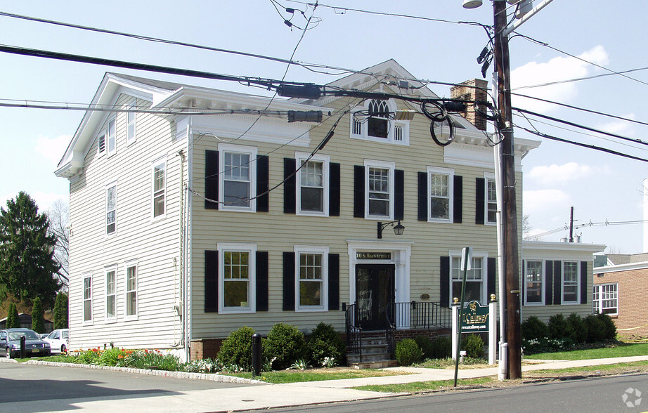 10 S Main St, Pennington, NJ à louer - Photo principale – Image 1 sur 5