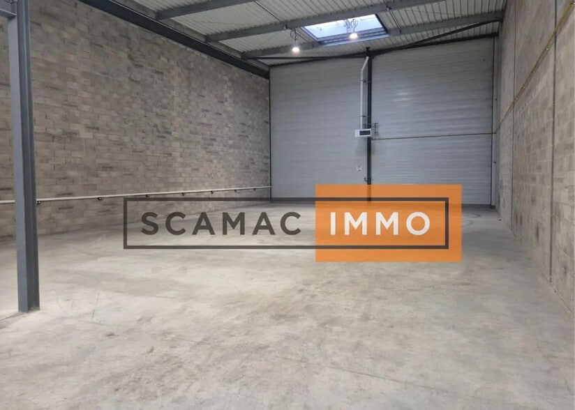 Local d'activités dans Louvres à vendre - Photo de l’immeuble – Image 3 sur 8