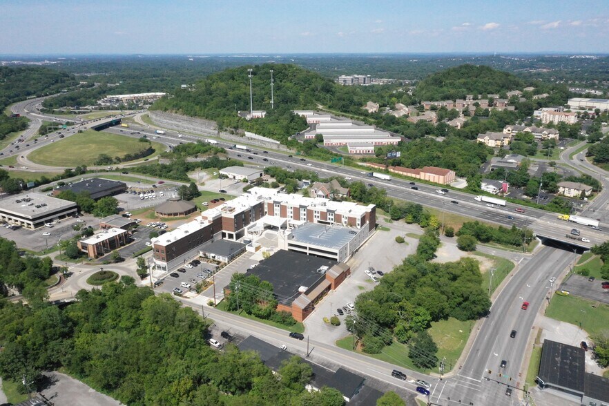 144 Wilson Pike, Brentwood, TN à louer - Aérien – Image 2 sur 7