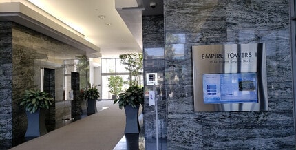 3633 Inland Empire Blvd, Ontario, CA à louer Hall d’entrée– Image 2 sur 12
