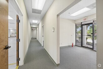 528 Northlake Blvd, Altamonte Springs, FL à louer Photo intérieure– Image 1 sur 3