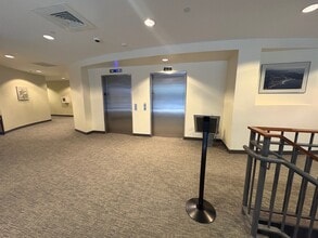 99 Conifer Hill Dr, Danvers, MA à louer Photo intérieure– Image 1 sur 9