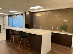 112 S Lakeview Canyon Rd, Westlake Village, CA à louer Photo intérieure– Image 2 sur 2