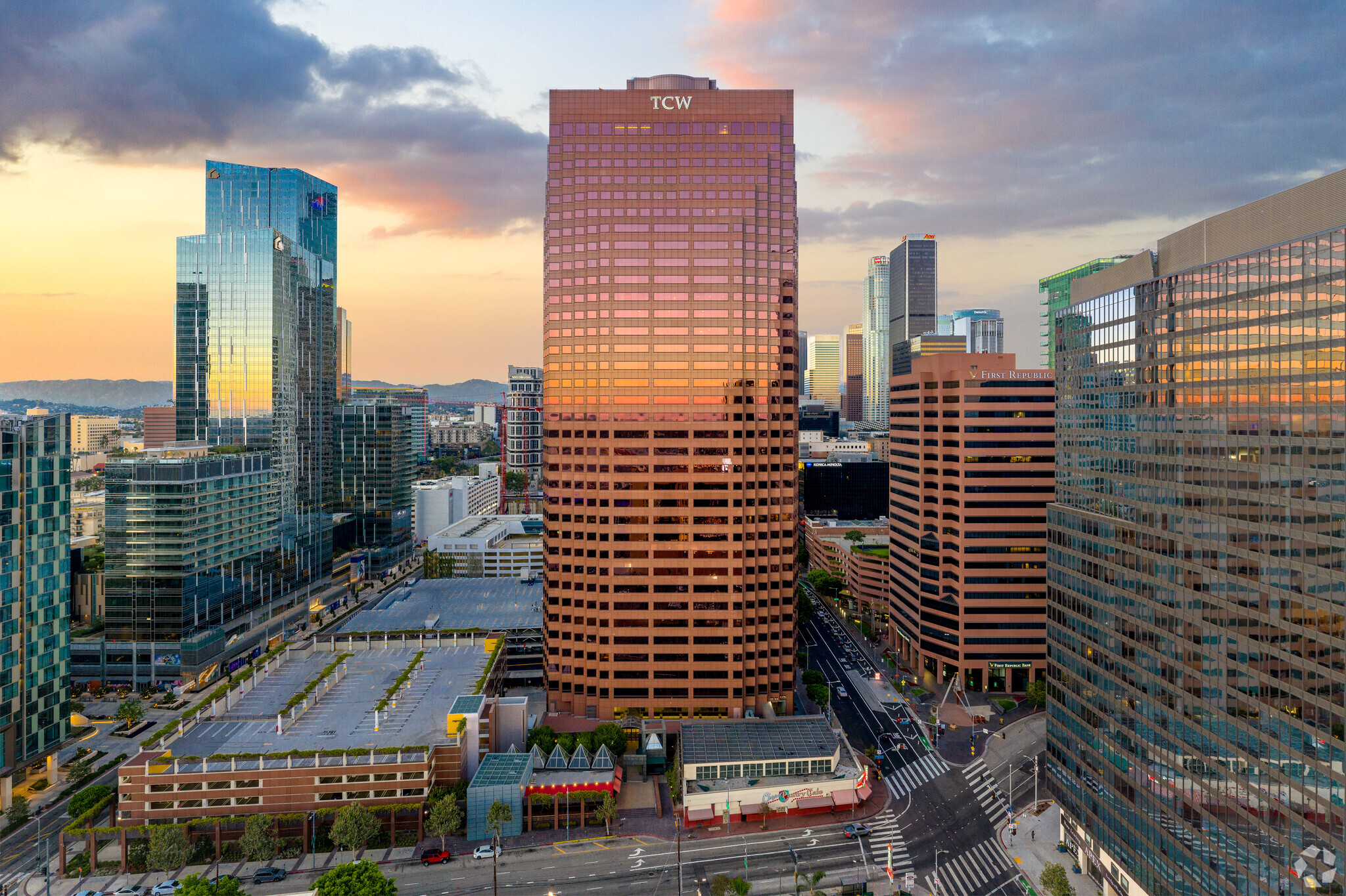 865 S Figueroa St, Los Angeles, CA à louer Photo principale– Image 1 sur 20