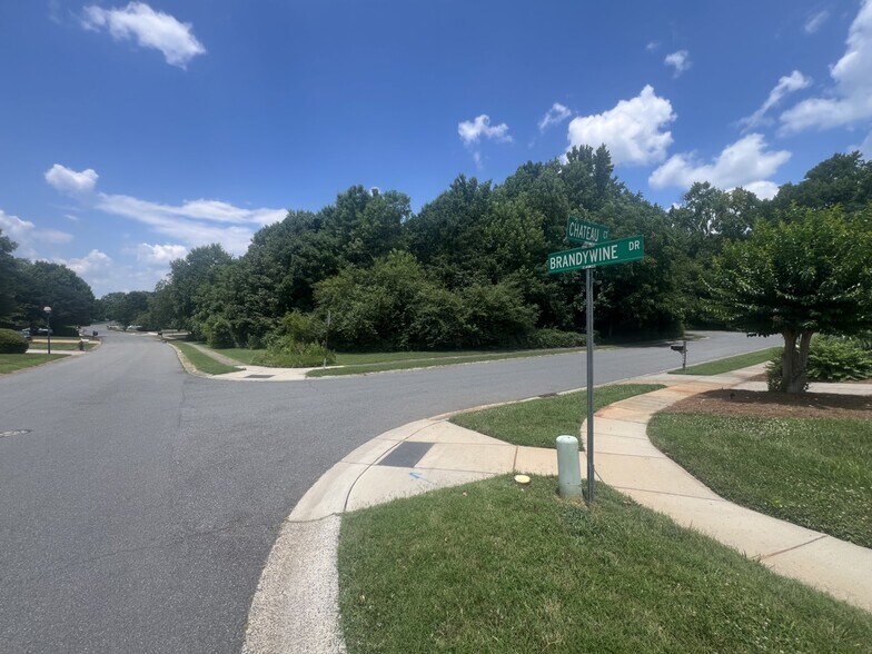 Brandywine Dr, Matthews, NC à vendre - Photo de l’immeuble – Image 3 sur 3