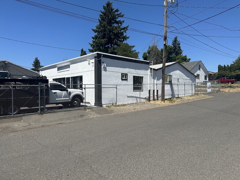 10475 SE Division St, Portland, OR à vendre - Photo de l’immeuble – Image 3 sur 12