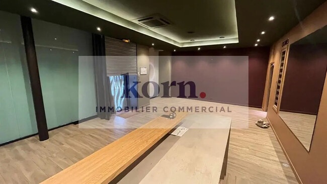 Plus de détails pour Local commercial à louer