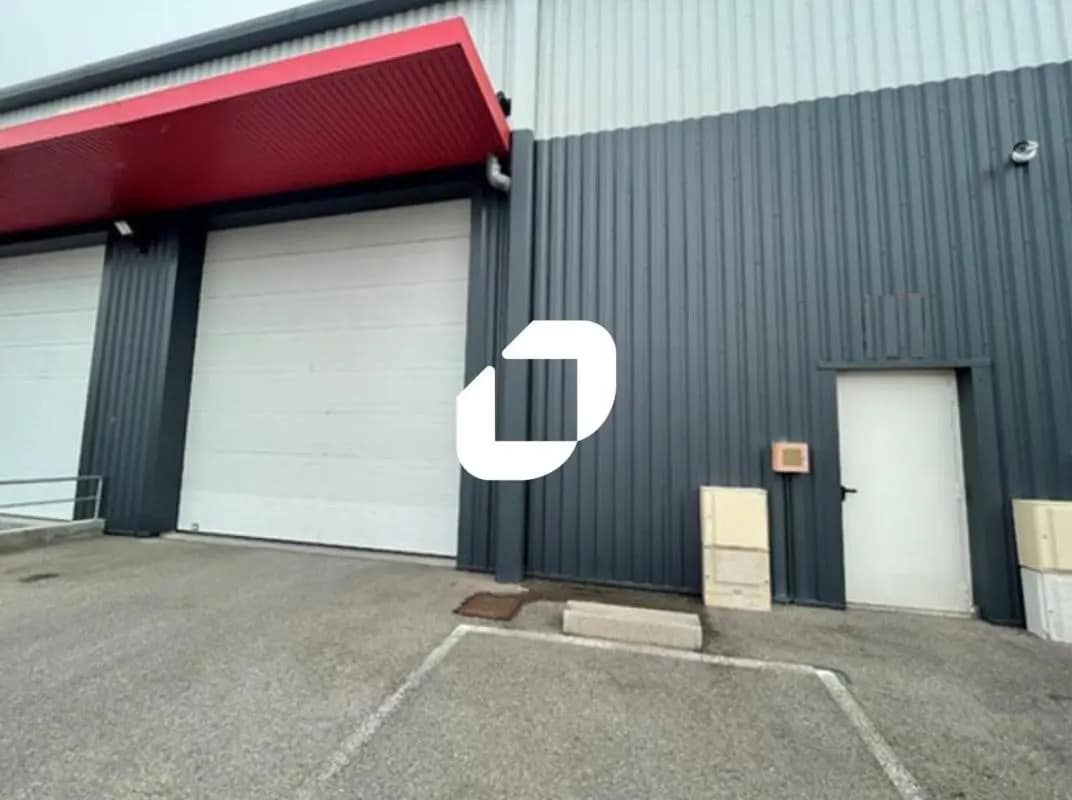 13 Rue De Savoie, Saint-Quentin-Fallavier à louer Photo de l’immeuble– Image 1 sur 13