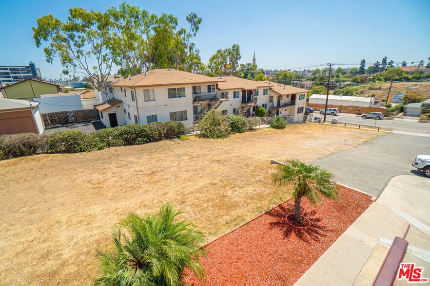 335 Warren Ln, Inglewood, CA à vendre - Photo de l’immeuble – Image 1 sur 1