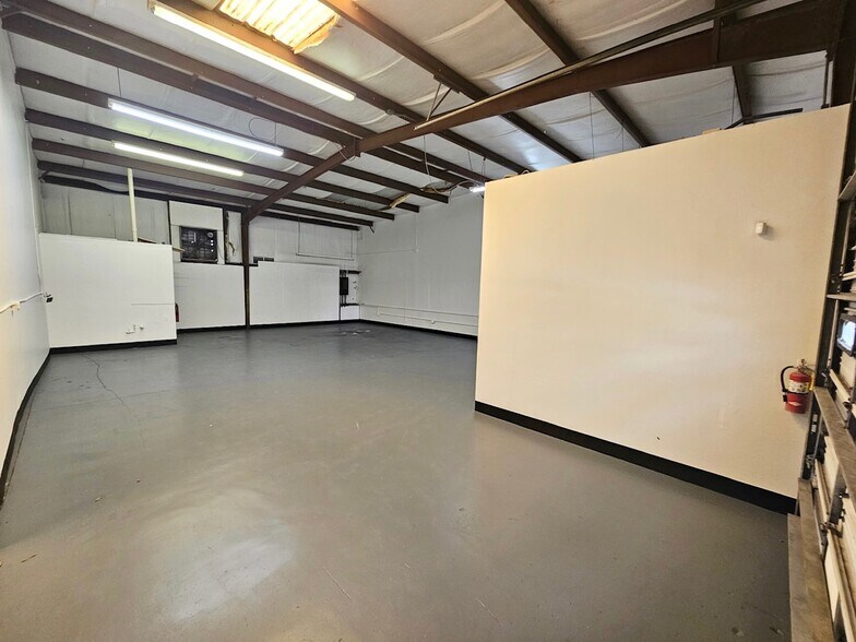 5475 Williamsburg Dr, Punta Gorda, FL à louer - Photo de l’immeuble – Image 2 sur 10