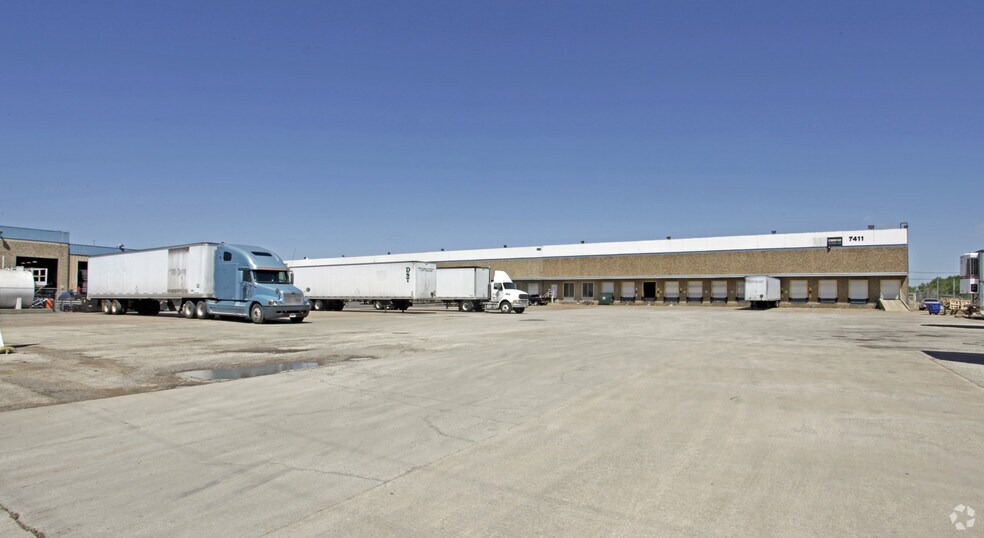 7301 Trinity Blvd, Fort Worth, TX à louer - Photo de l’immeuble – Image 3 sur 8