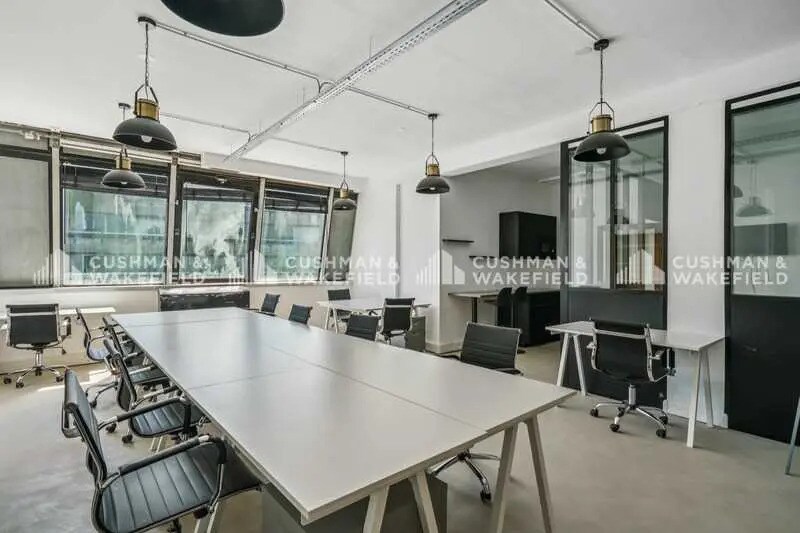 30-32 Rue De Paradis, Paris à louer - Photo de l’immeuble – Image 2 sur 15