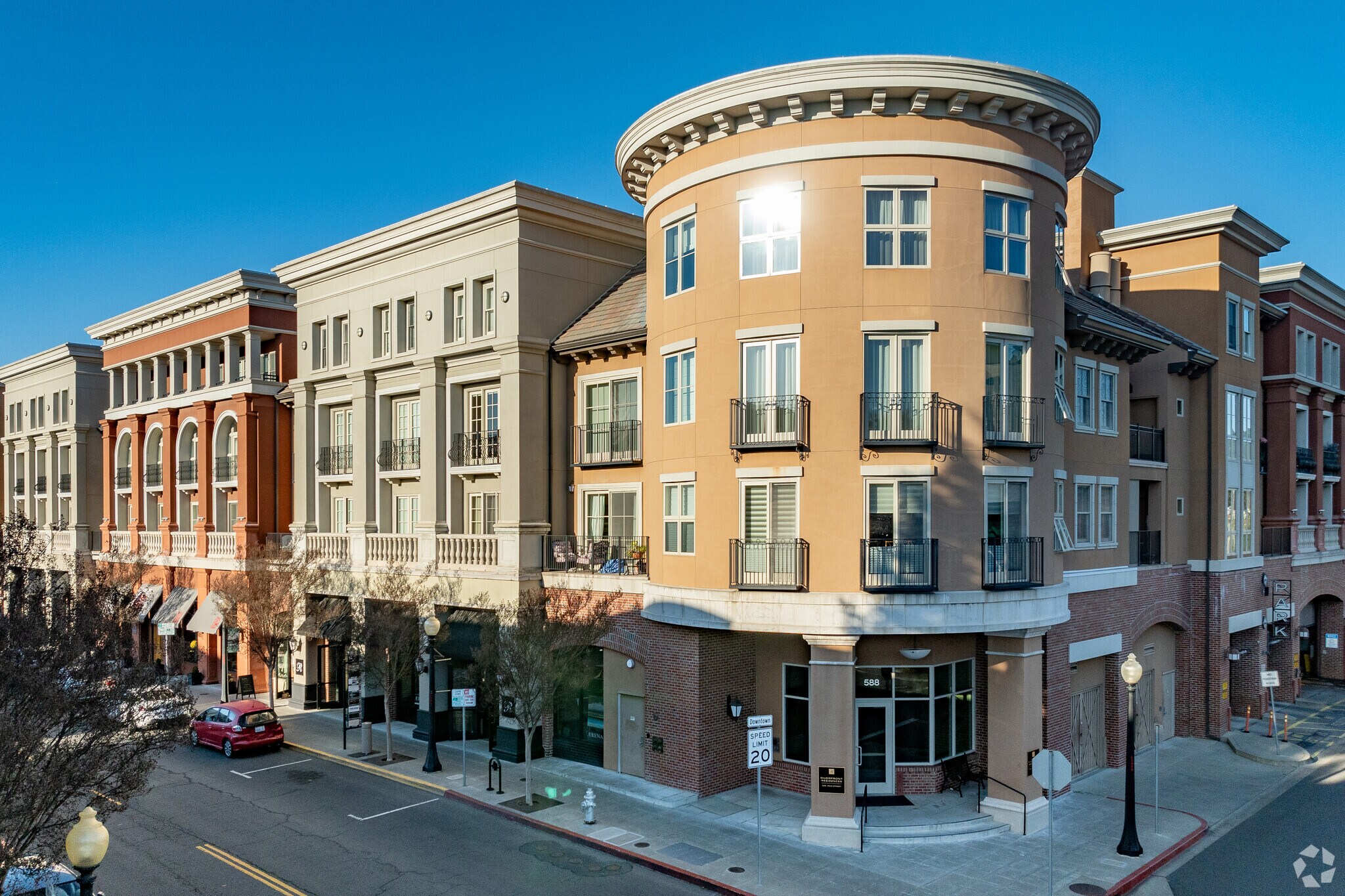 700 Main St, Napa, CA à louer Photo principale– Image 1 sur 6