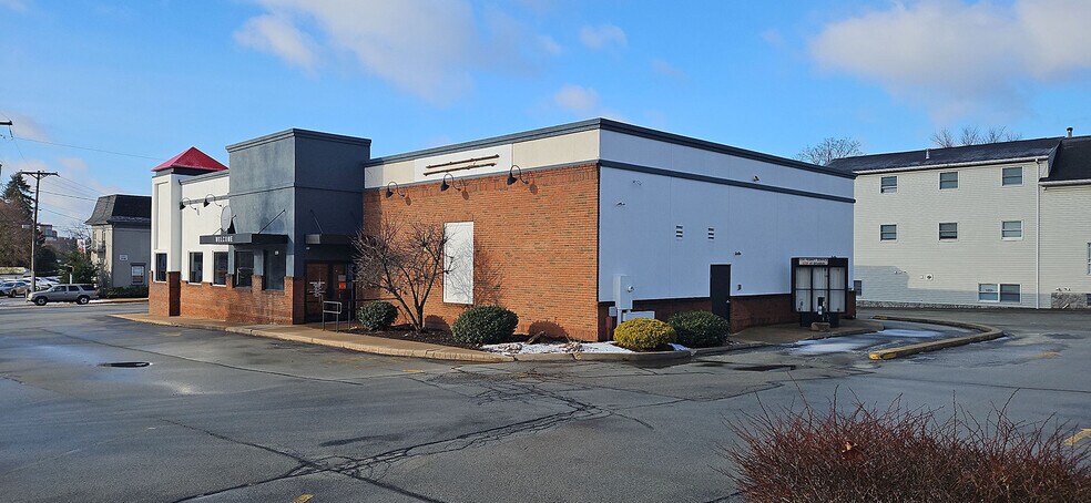 320 S 7th St, Indiana, PA à louer - Photo de l’immeuble – Image 2 sur 10