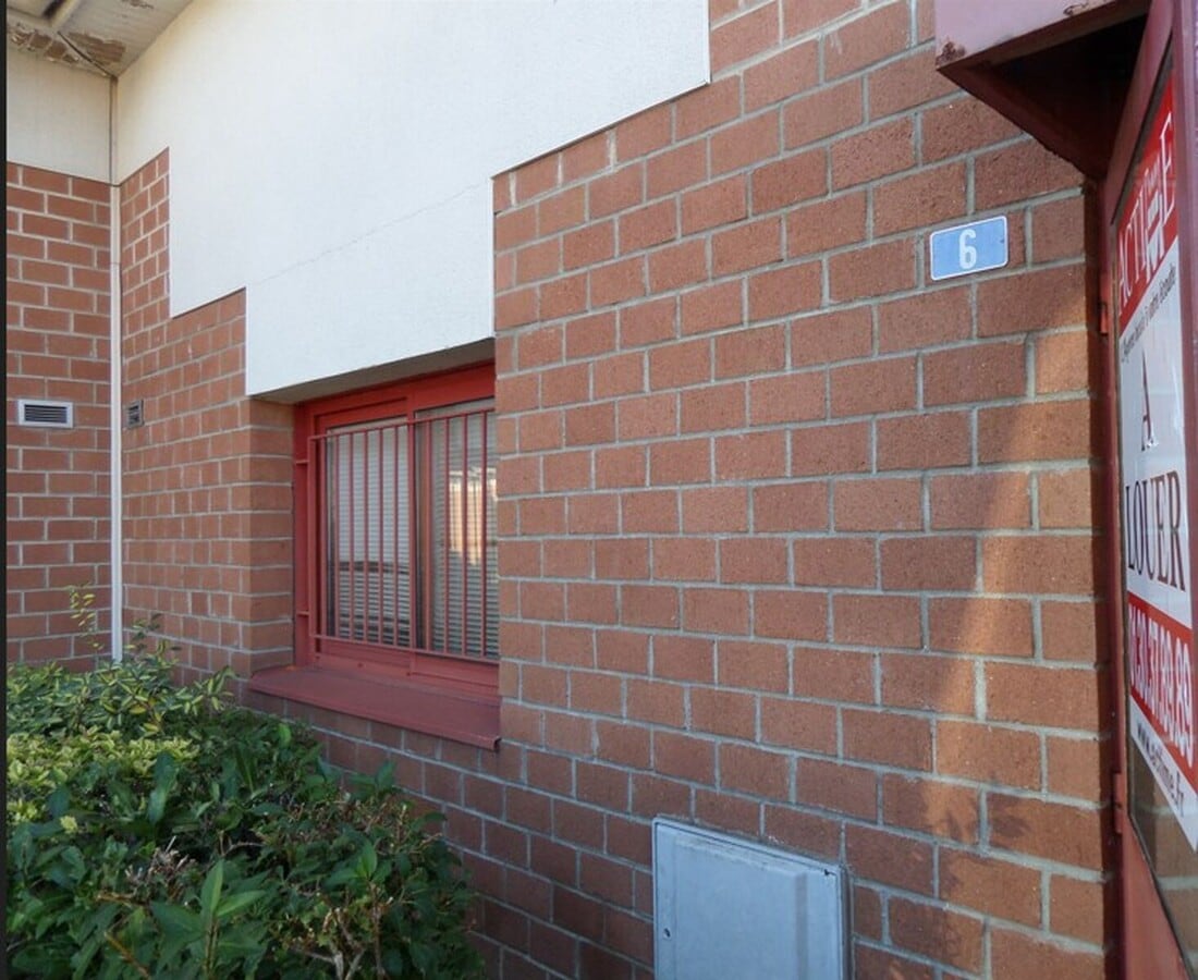 6 Rue Des Freres Lumiere, Jouy-le-Moutier, VDO 95280 - Lot RDC + R+1 - - Photo intérieure - Image 2 of 3