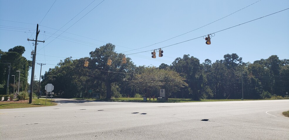 10105 N Us-17 Hwy, Mc Clellanville, SC à vendre - Photo de l’immeuble – Image 2 sur 7
