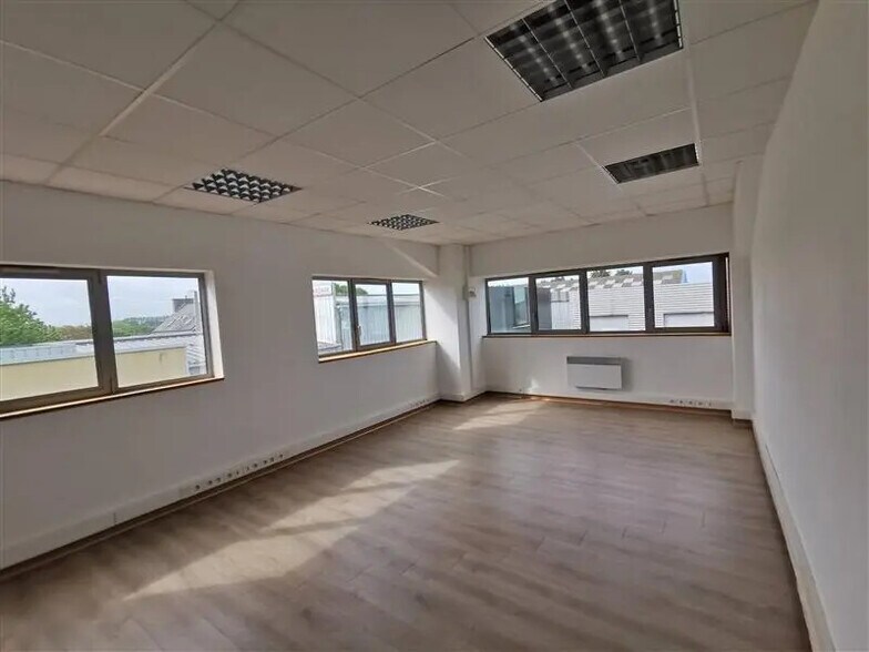 Bureau dans Pordic à louer - Photo intérieure – Image 2 sur 9