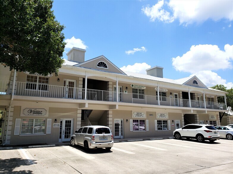 1800 43rd Ave, Vero Beach, FL à louer - Photo principale – Image 1 sur 6