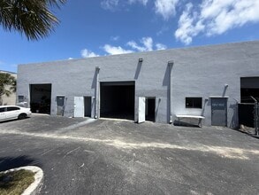 1300 Old Dixie Hwy, Lake Park, FL à louer Photo intérieure– Image 1 sur 19