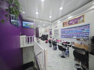 Plus de détails pour Local commercial à louer