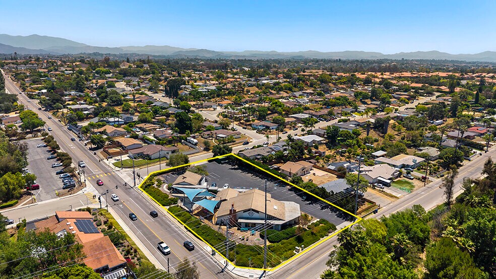 1109 E Fallbrook St, Fallbrook, CA à vendre - Aérien – Image 2 sur 18