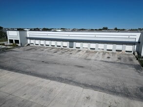 9901 NW 106th St, Medley, FL à louer Photo intérieure– Image 2 sur 3