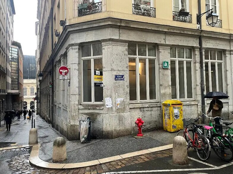 1 Place Du Griffon, Lyon à louer - Photo de l’immeuble – Image 1 sur 5