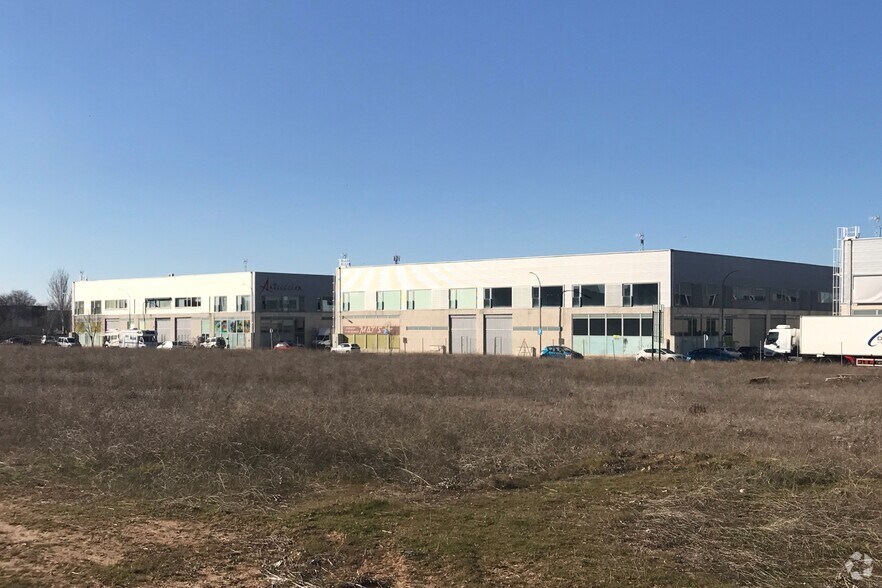 Industriel/Logistique dans Toledo, Toledo à vendre - Photo de l’immeuble – Image 2 sur 3