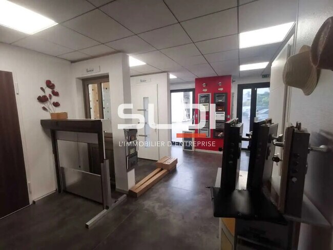 Plus de détails pour Local commercial à vendre